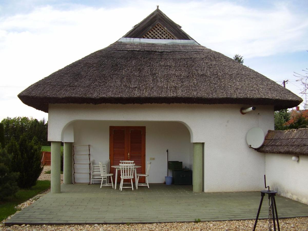 Hotel Csenye Vendeghaz Exterior foto
