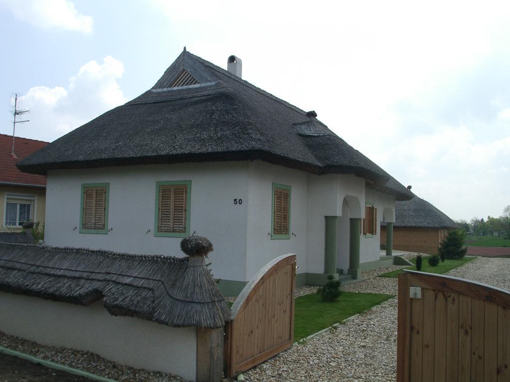 Hotel Csenye Vendeghaz Exterior foto