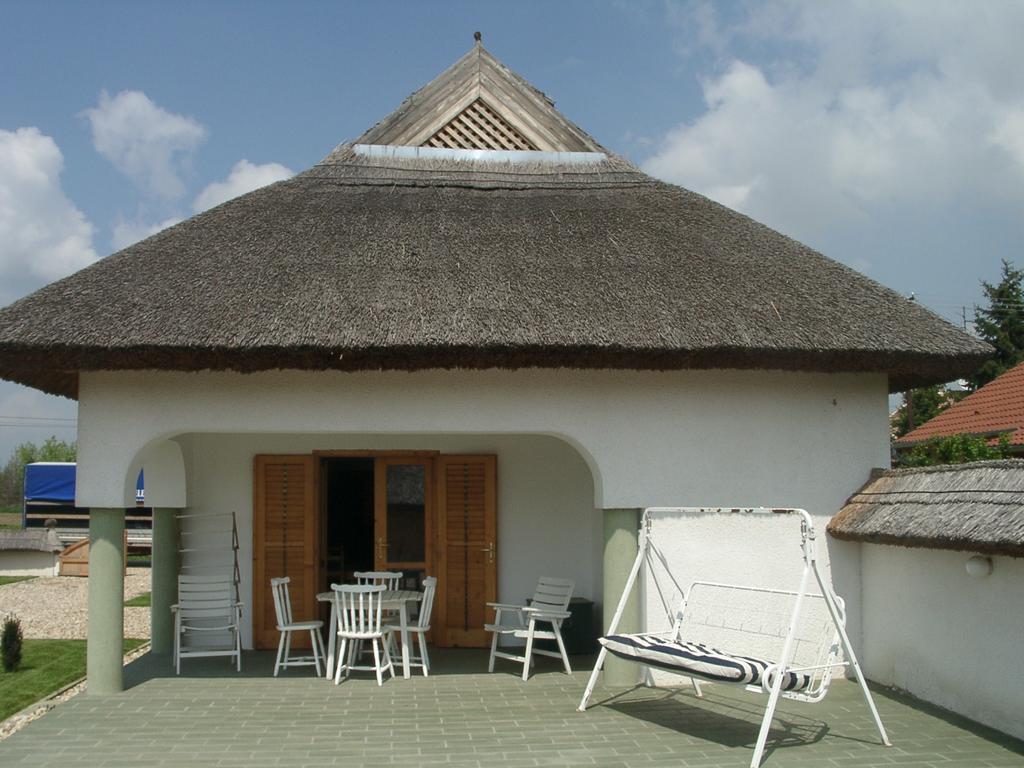 Hotel Csenye Vendeghaz Exterior foto